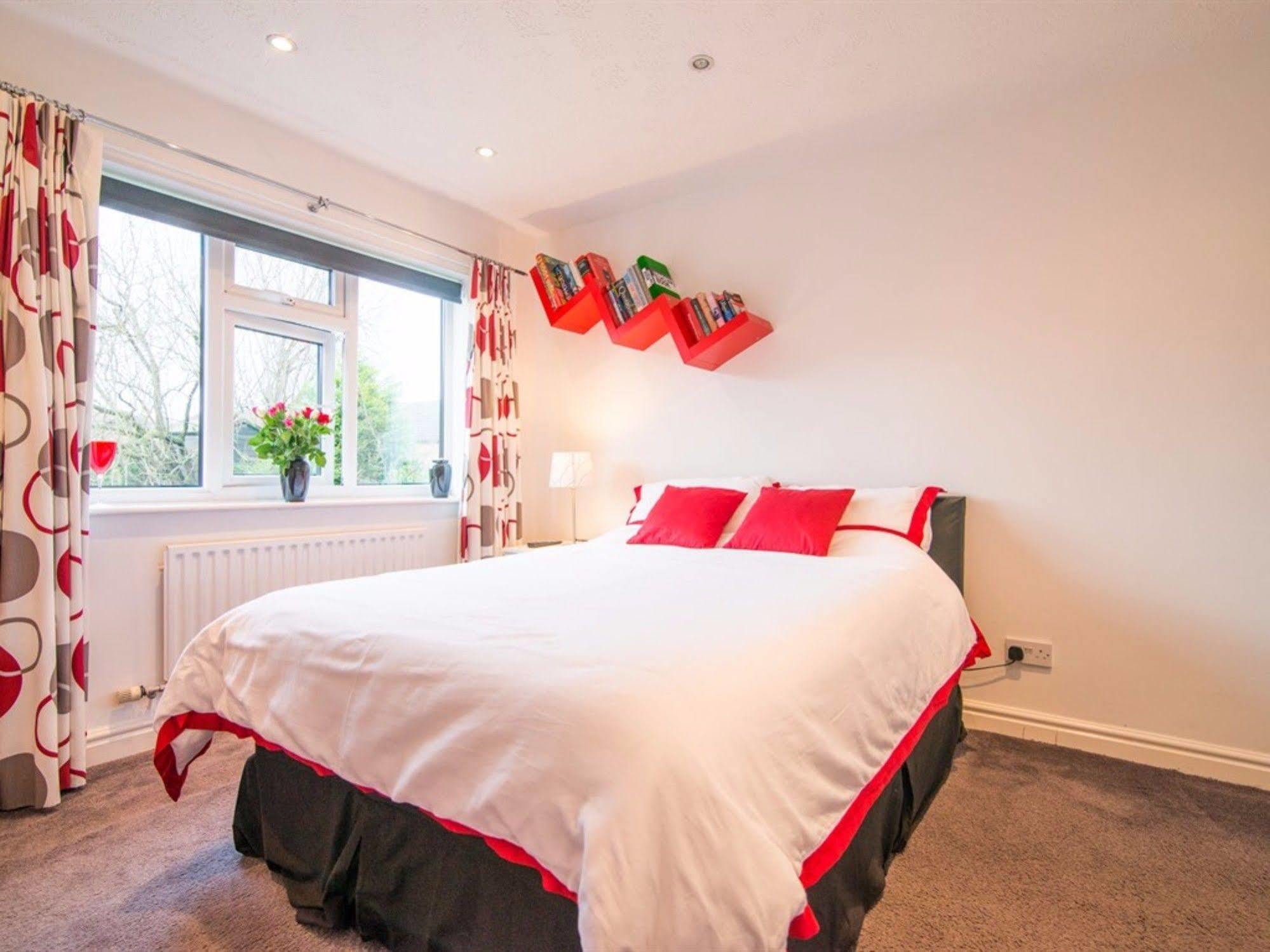 Ayuda House Hotell Altrincham Exteriör bild