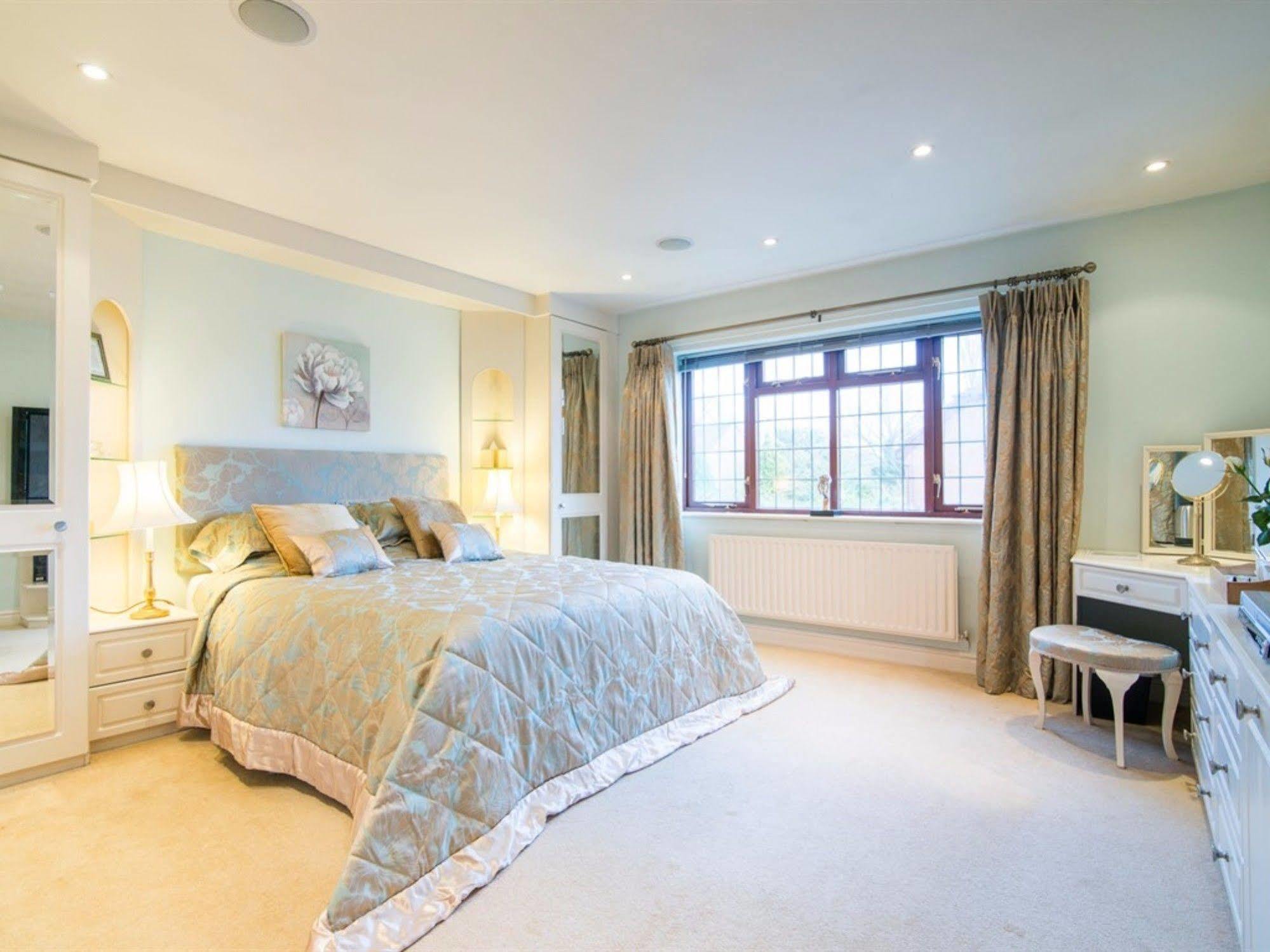 Ayuda House Hotell Altrincham Exteriör bild